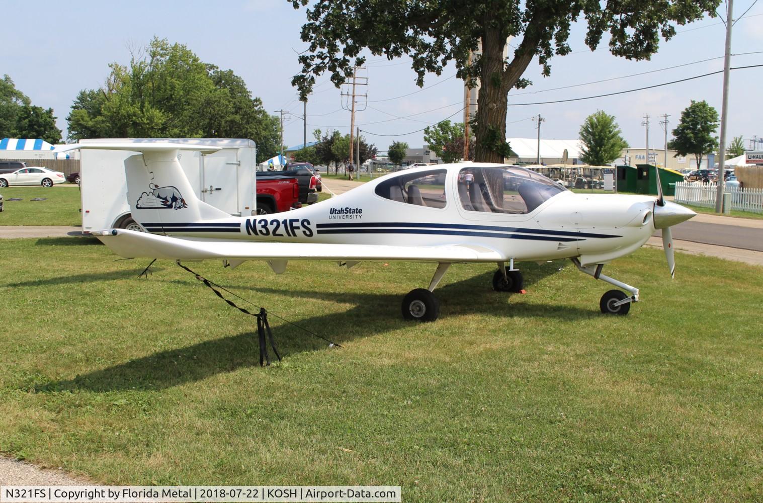 N321FS, 2004 Diamond DA-40 Diamond Star C/N 40.384, OSH 2018
