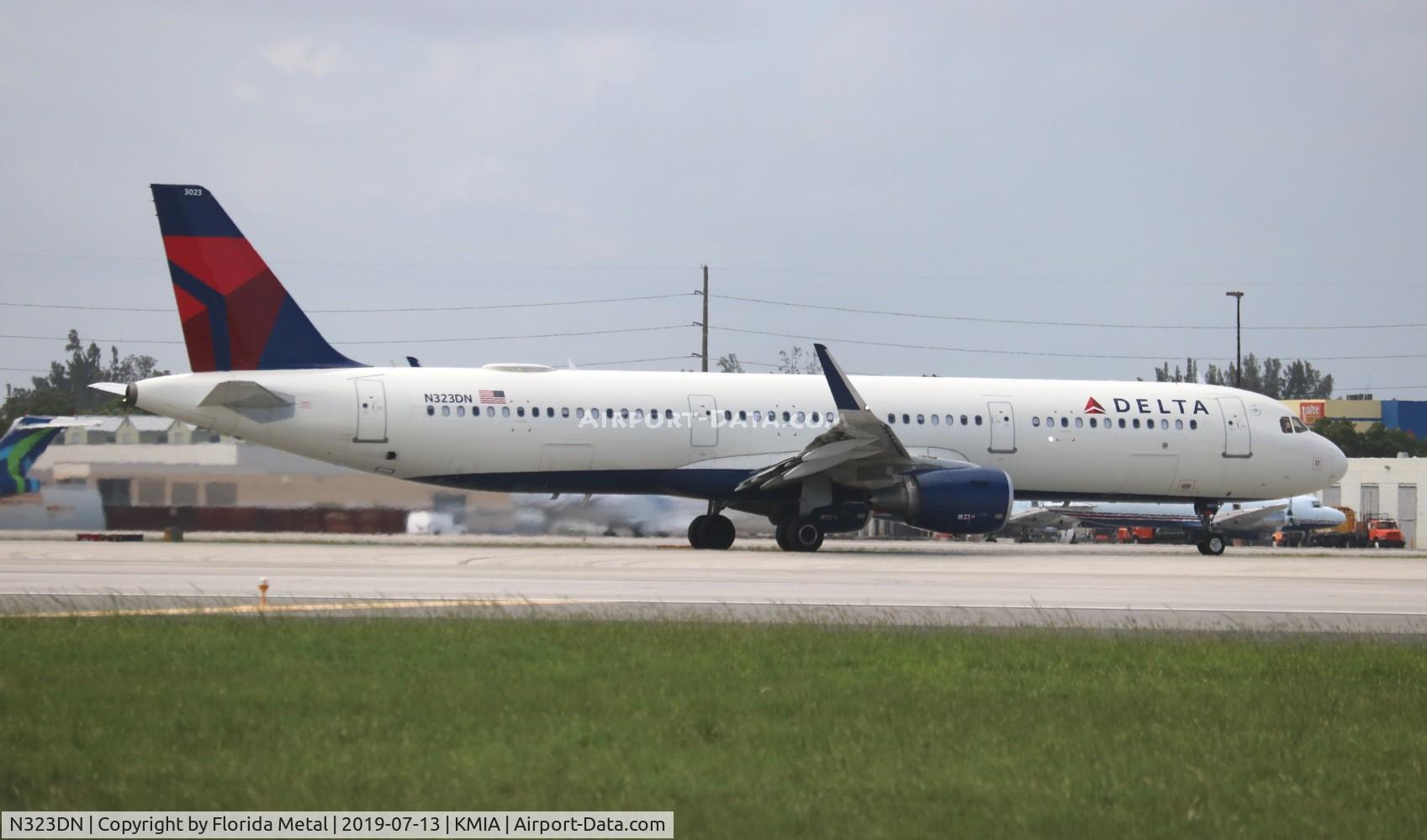 N323DN, 2017 Airbus A321-211 C/N 7672, MIA 2019