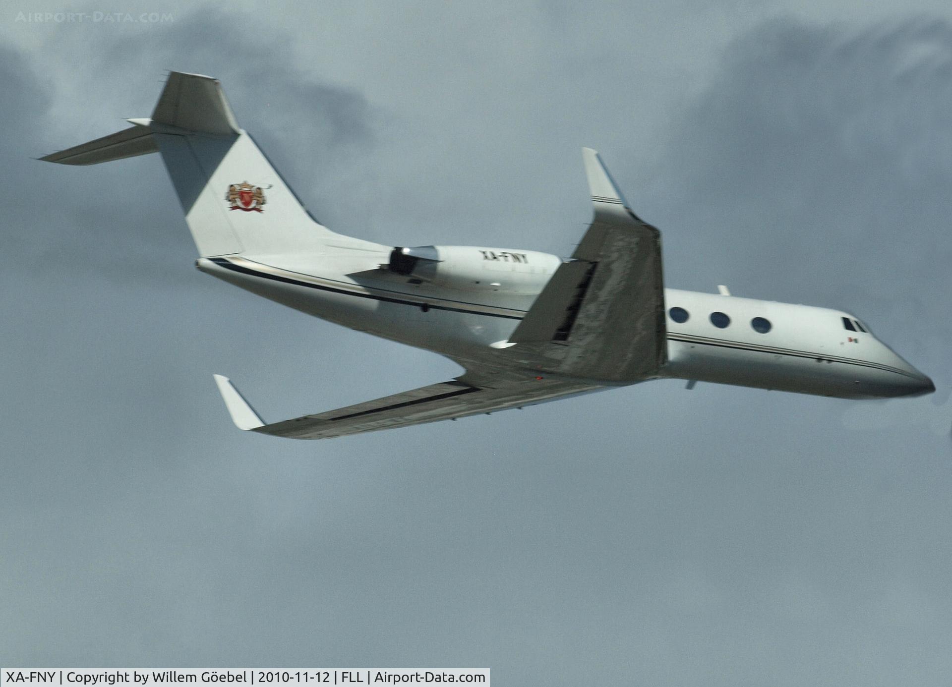 XA-FNY, 1978 Grumman G-1159 Gulfstream II C/N 211, Take off from F.Lauderdale Airport