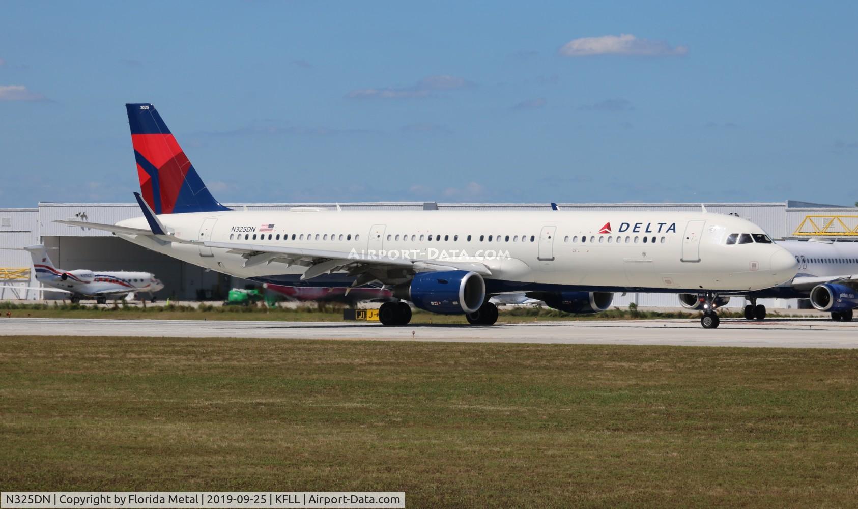 N325DN, 2017 Airbus A321-211 C/N 7709, FLL 2019