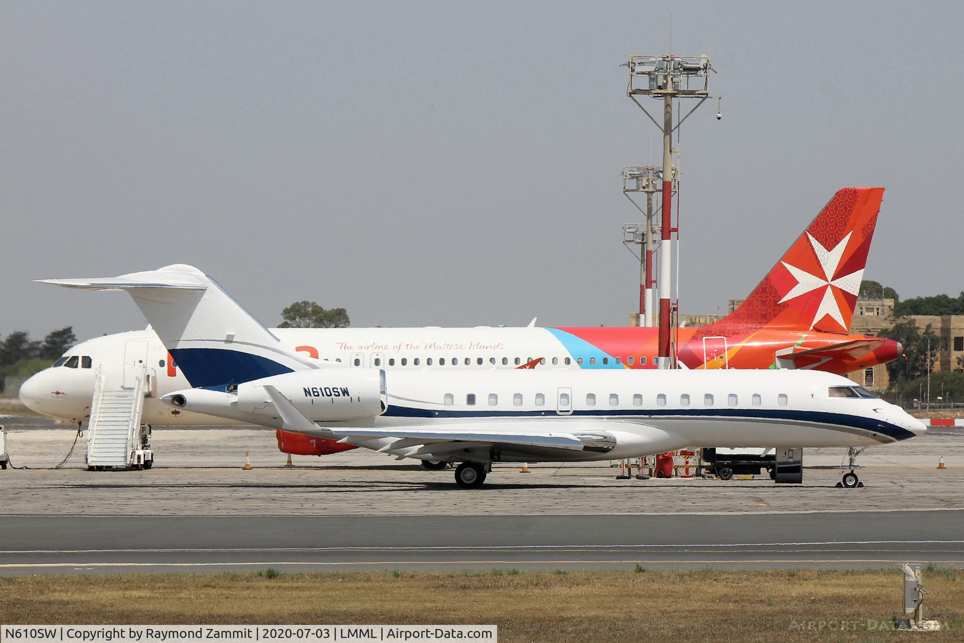 N610SW, 2005 Bombardier Challenger 300 (BD-100-1A10) C/N 20072, Bombardier Challenger300 N610SW
