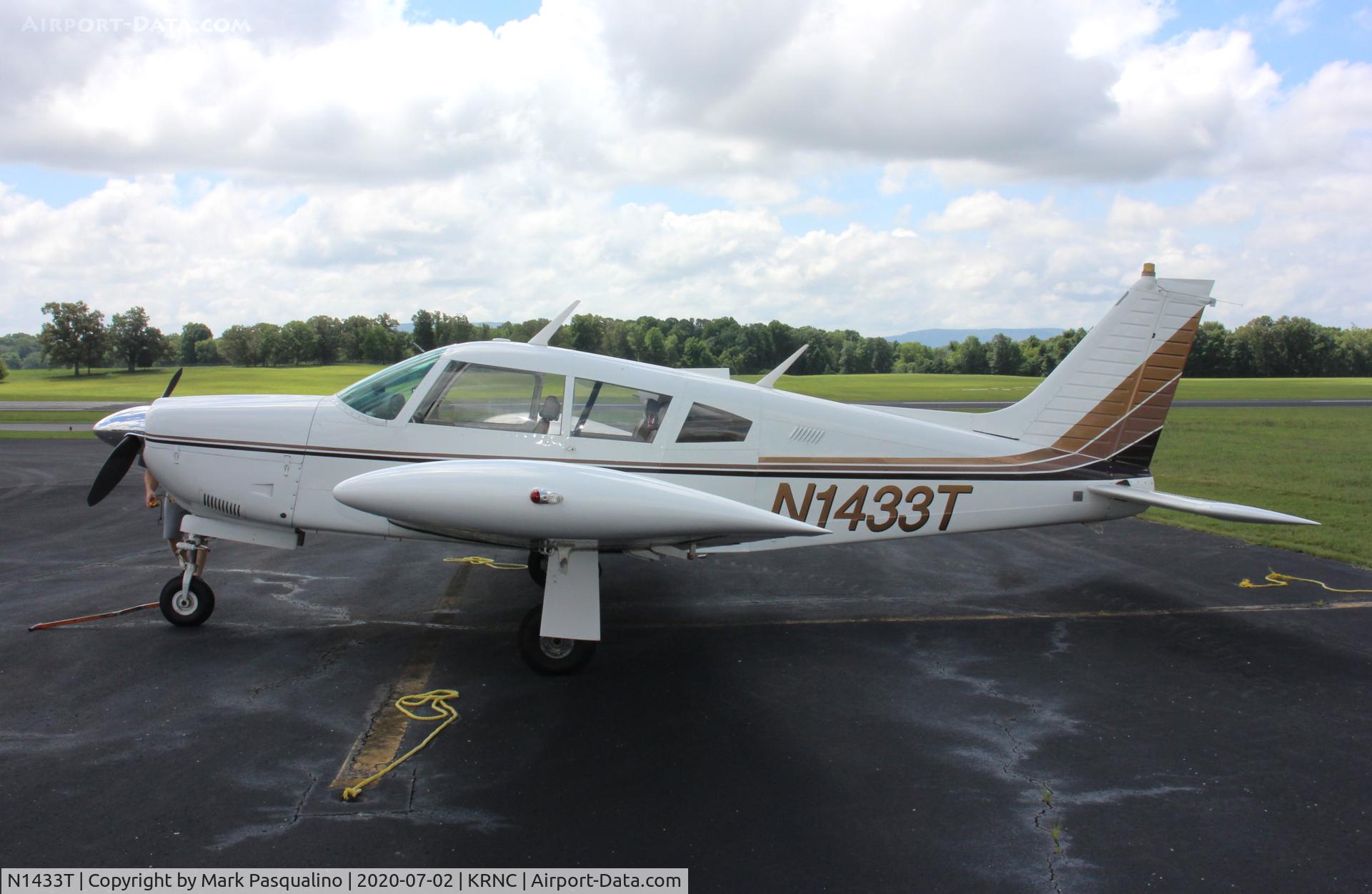 N1433T, 1972 Piper PA-28R-200 C/N 28R-7235287, Piper PA-28R-200