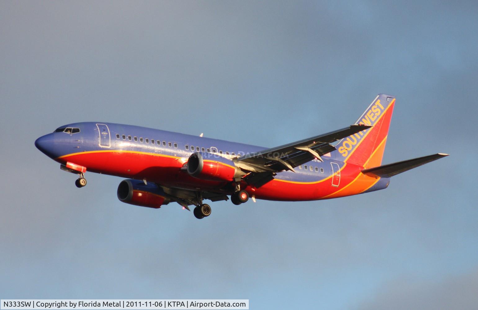 N333SW, 1988 Boeing 737-3H4 C/N 23697, TPA 2011