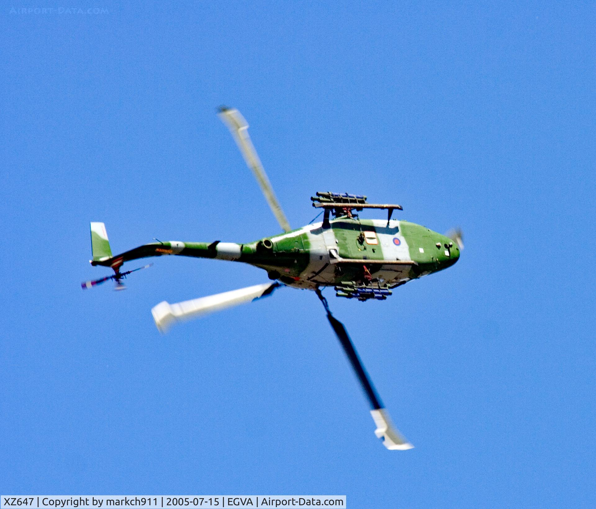 XZ647, 1980 Westland Lynx AH.7 C/N 183, helicopter barrel roll