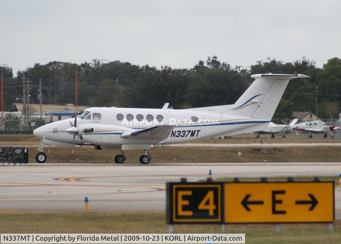 N337MT, 1998 Raytheon Aircraft Company B200 C/N BB-1628, NBAA 2009