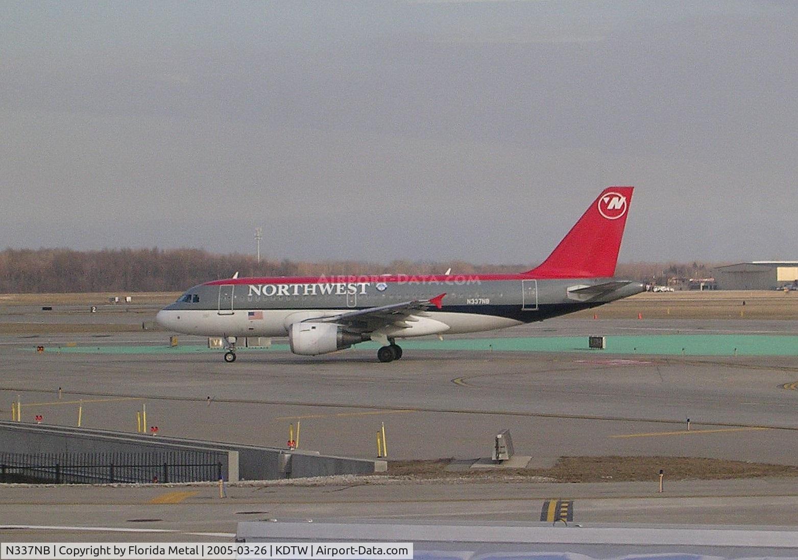 N337NB, 2002 Airbus A319-114 C/N 1685, DTW 2005