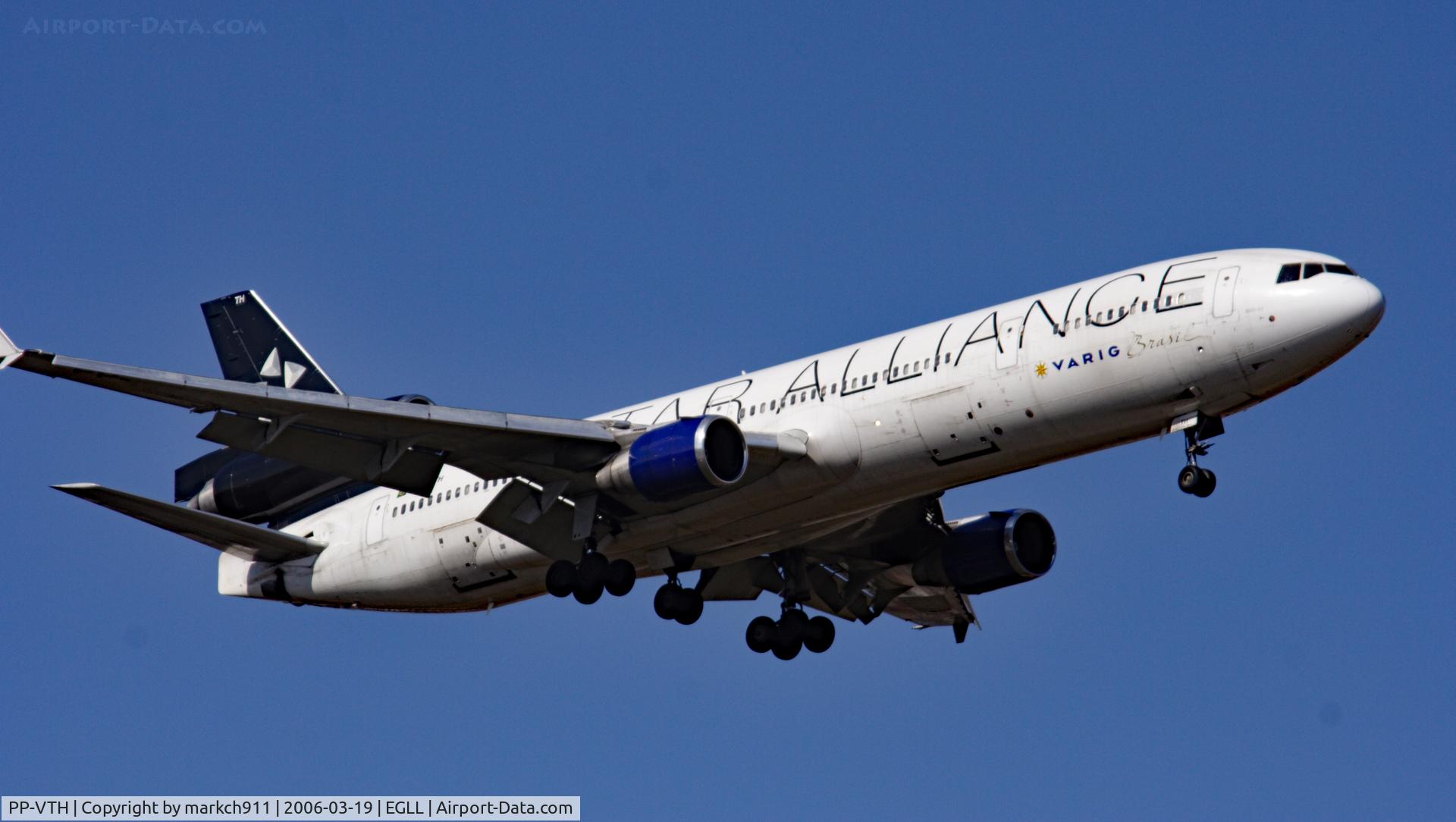 PP-VTH, 1992 McDonnell Douglas MD-11F C/N 48457, short finals