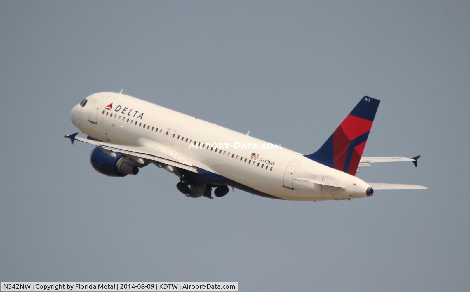 N342NW, 1993 Airbus A320-212 C/N 381, DTW 2014