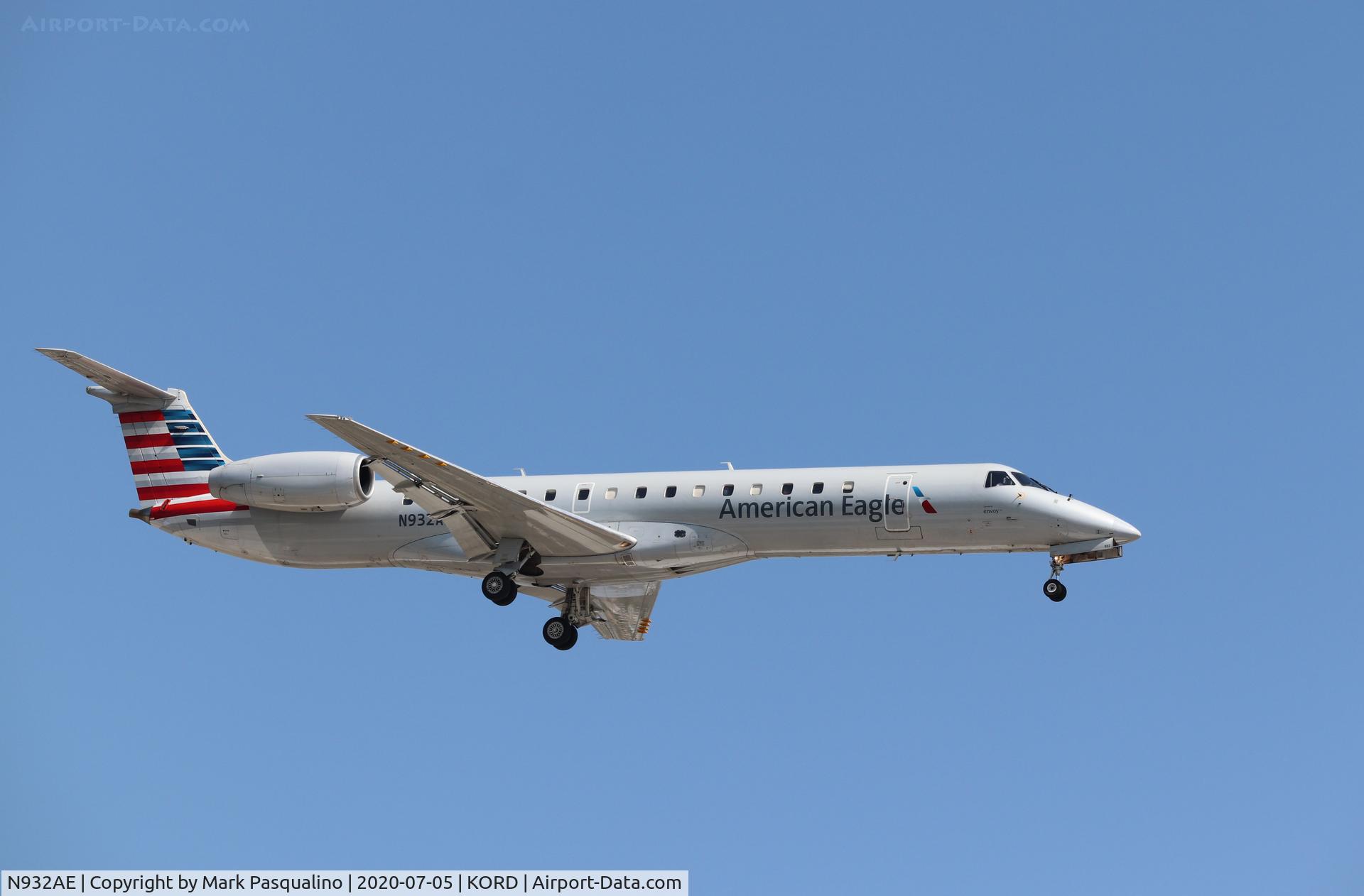 N932AE, 2005 Embraer ERJ-145LR (EMB-145LR) C/N 14500915, EMB-145LR