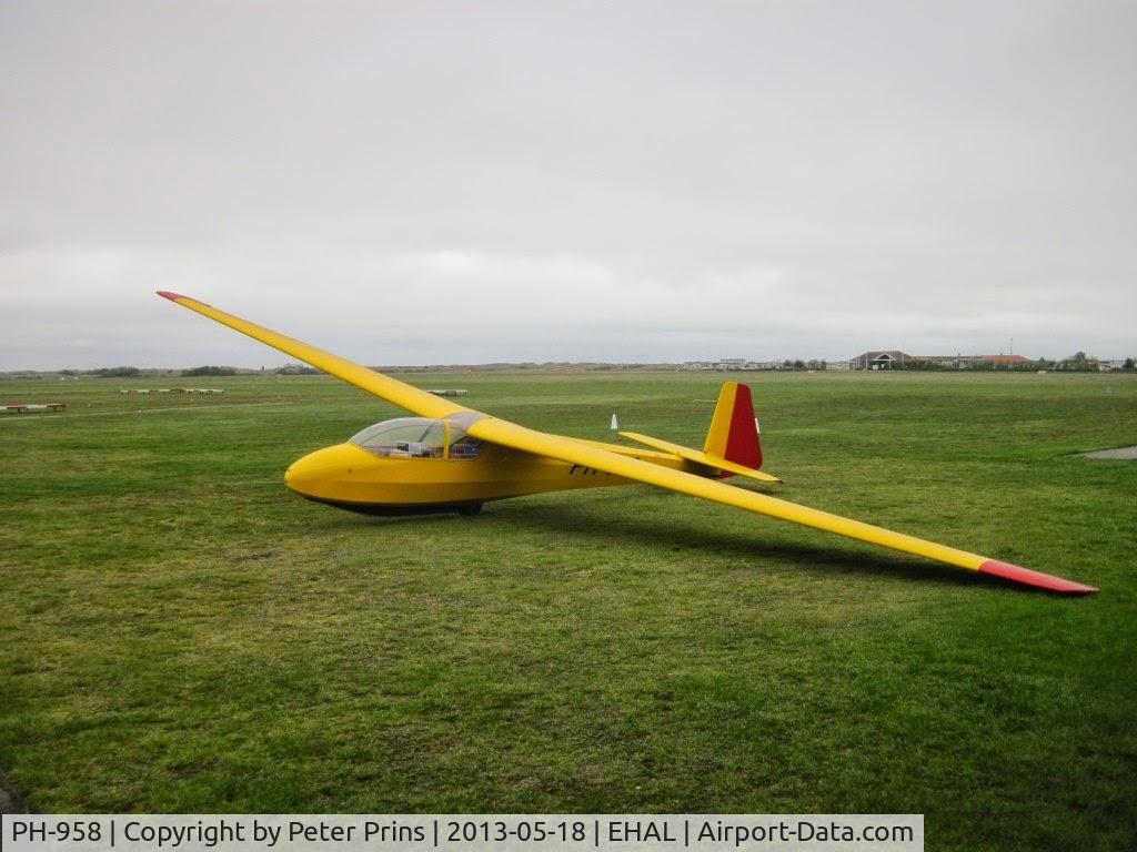 PH-958, Schleicher Ka-7 Rhonadler C/N 499, Between 2010  and 2015 at Ameland NL. In 2015 sold tot Hungary but is still registered as PH-958