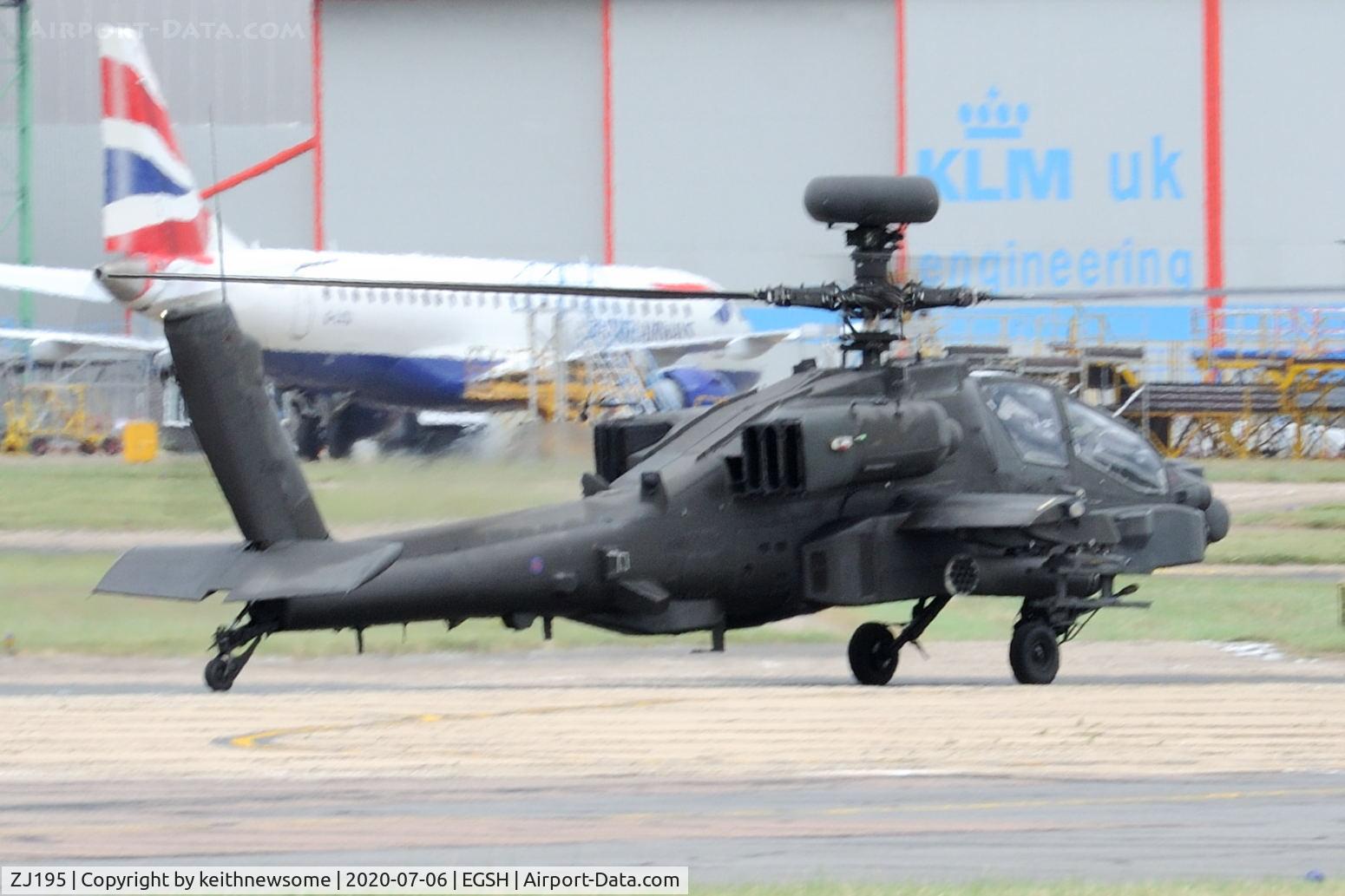 ZJ195, Westland WAH-64 Apache C/N DU030/WAH30, Arriving at wet Norwich.
