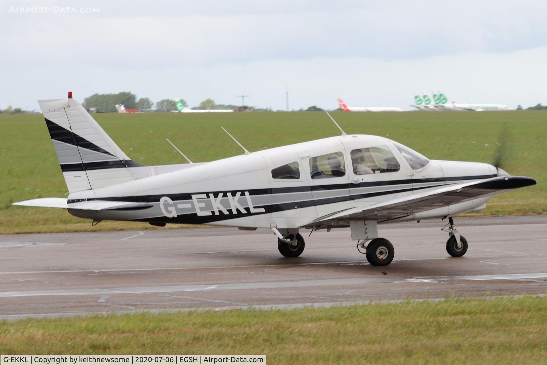 G-EKKL, 1984 Piper PA-28-161 Warrior II C/N 28-8416087, Leaving wet Norwich.