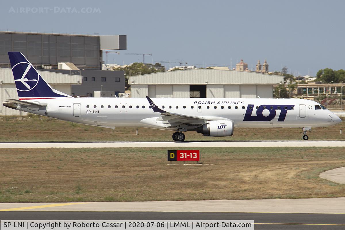 SP-LNI, 2008 Embraer 195LR (ERJ-190-200LR) C/N 19000240, Runway 31