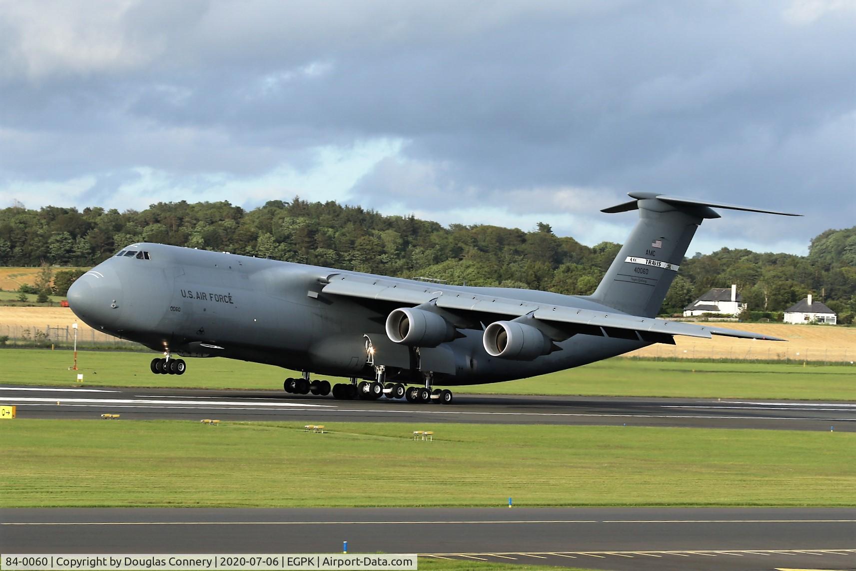84-0060, 1984 Lockheed C-5B Galaxy C/N 500-0084, Landing runway 30 at Prestwick C/S RCH874