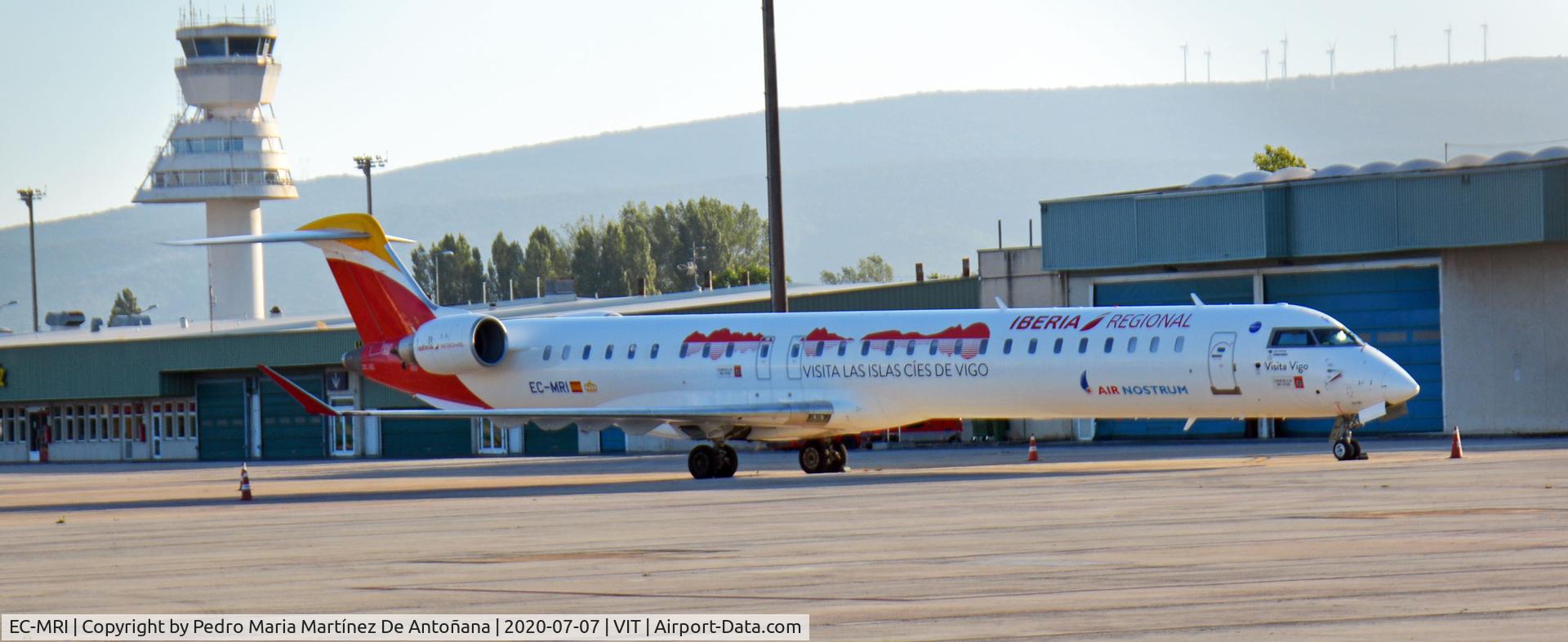 EC-MRI, 2017 Bombardier CRJ-1000 (CL-600-2E25) C/N 19056, Aeropuerto de Foronda - Vitoria-Gasteiz - Euskadi - España