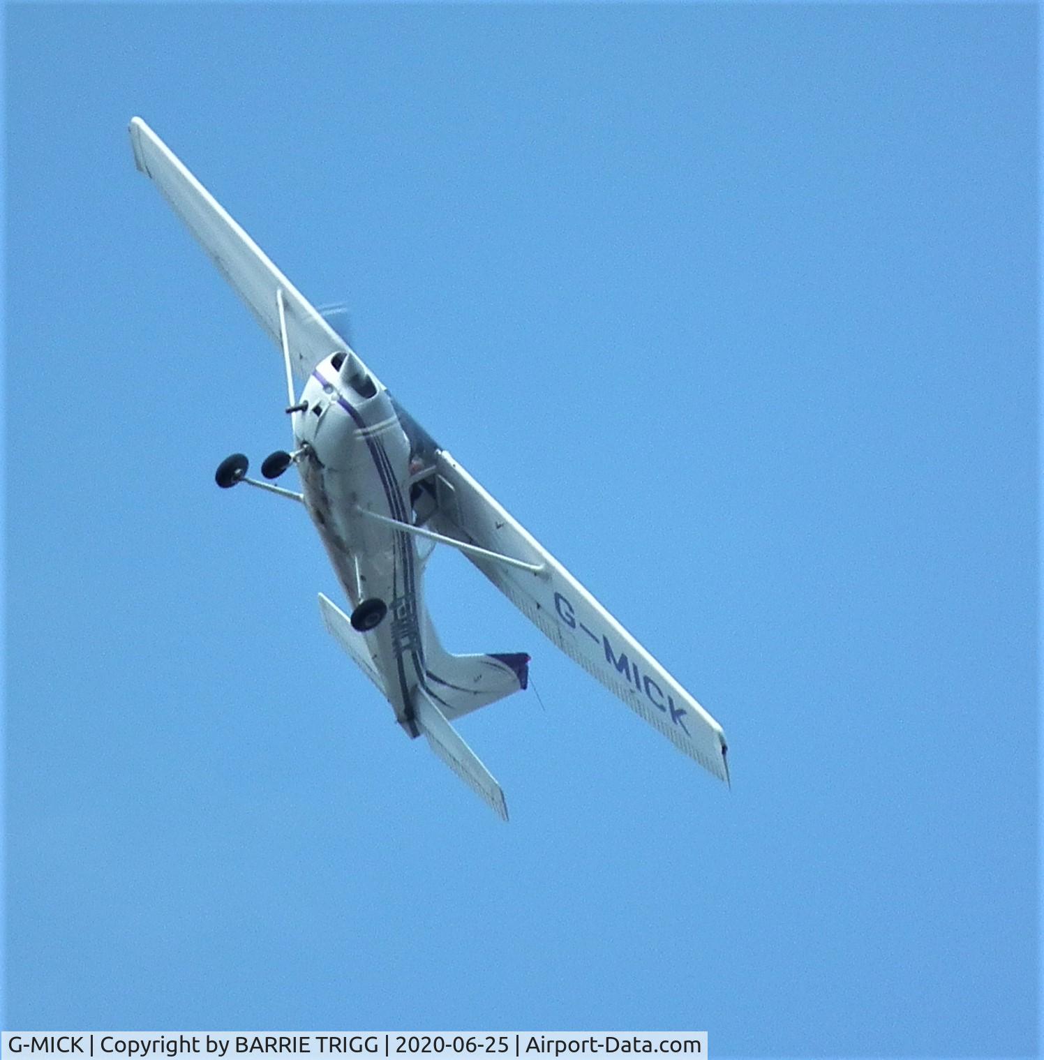 G-MICK, 1977 Reims F172N Skyhawk C/N 1592, Fling over Bridgend Glamorgan