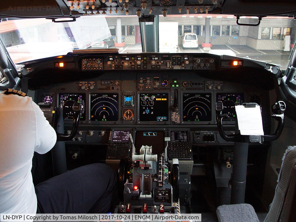 LN-DYP, 2011 Boeing 737-8JP C/N 39047, Thanks to the very friendly Crew!
