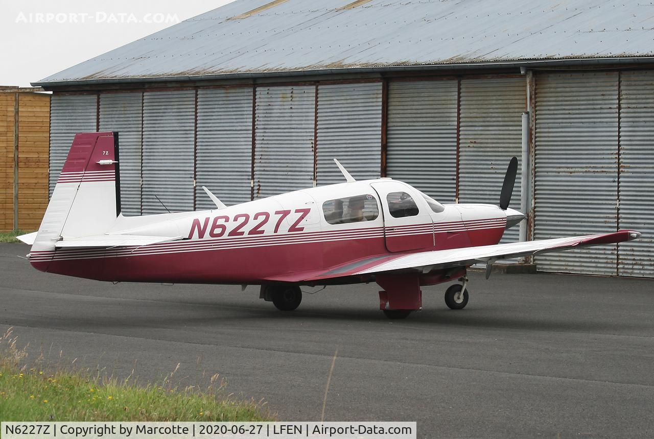 N6227Z, 1990 Mooney M20J 201 C/N 24-3187, Parked