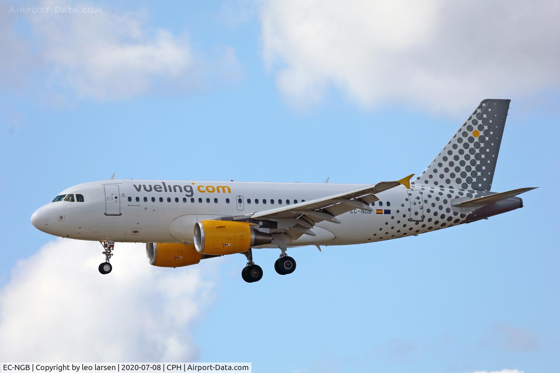 EC-NGB, 2006 Airbus A319-111 C/N 2751, Copenhagen 8.7.2020