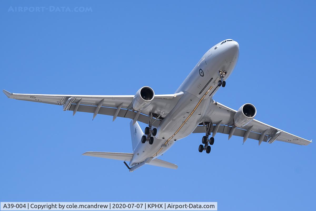 A39-004, 2010 Airbus A330-203/MRTT C/N 1036, Aussie 562 Heavy on approach for 25L at PHX