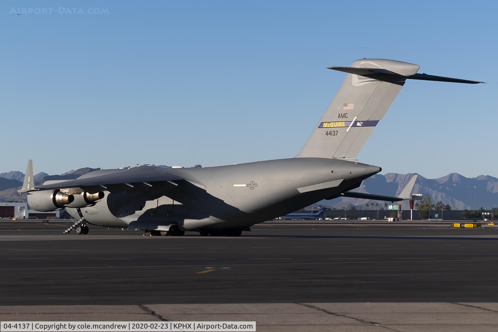 04-4137, 2004 Boeing C-17A Globemaster III C/N P-137, 04-4137 resting at phx