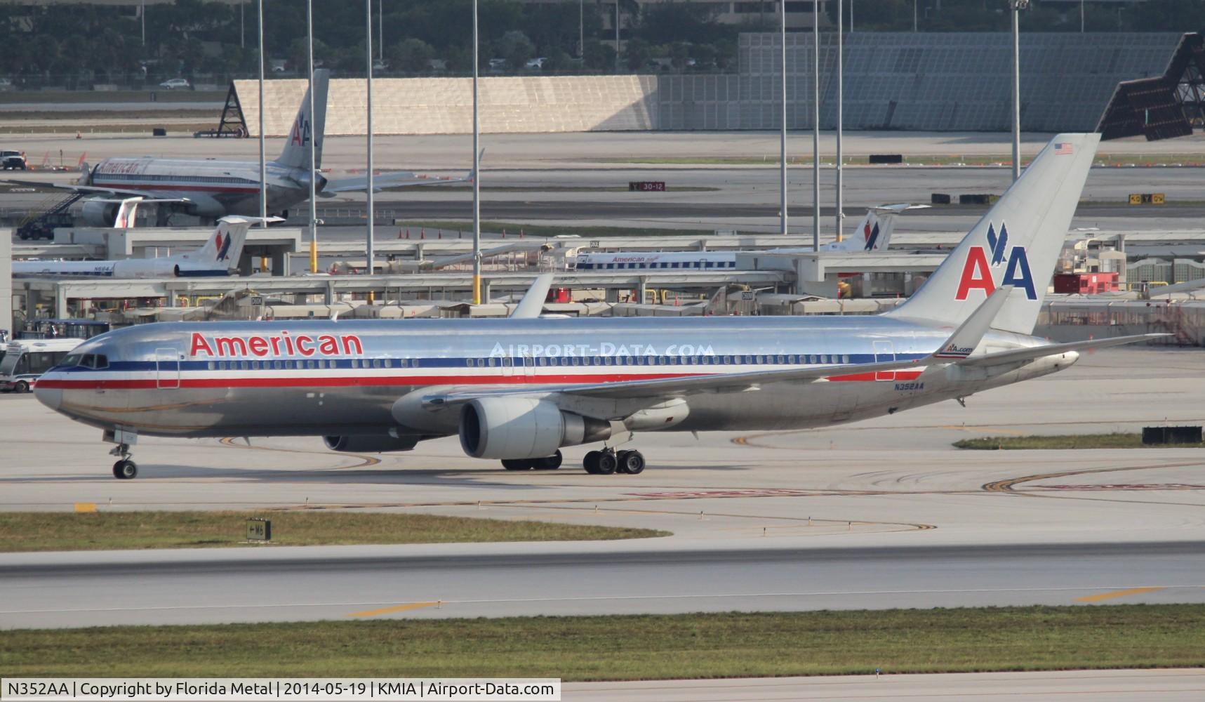 N352AA, 1988 Boeing 767-323ER C/N 24033, MIA 2014
