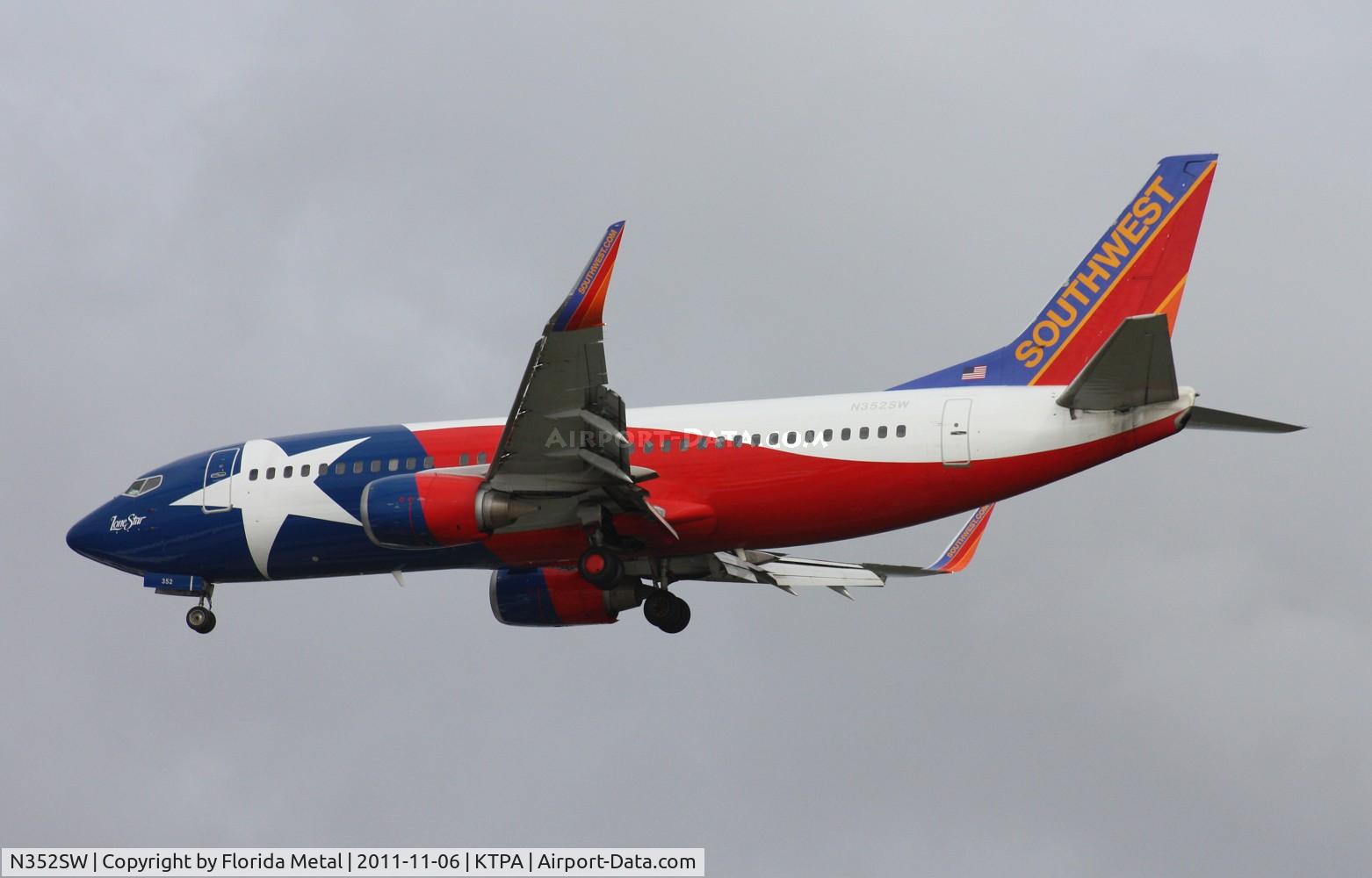 N352SW, 1990 Boeing 737-3H4 C/N 24888, TPA 2011