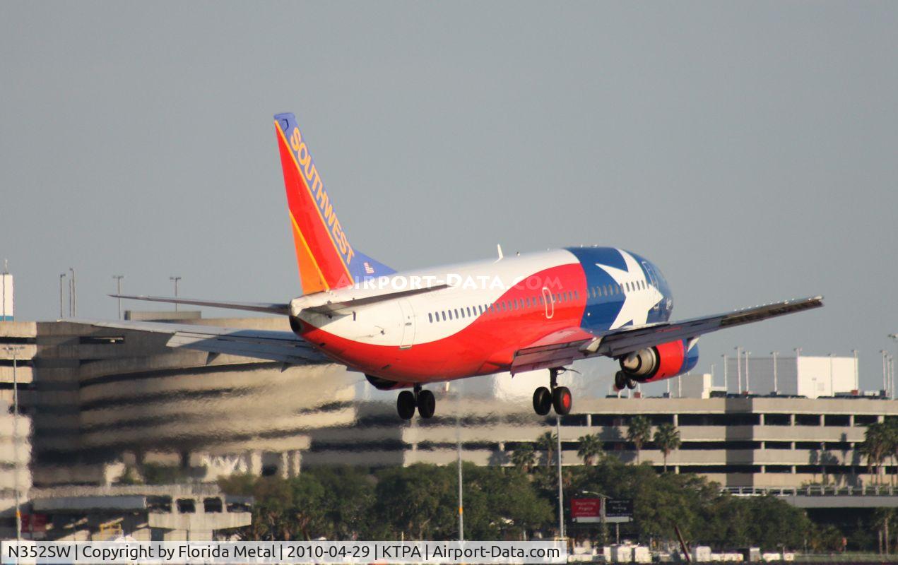 N352SW, 1990 Boeing 737-3H4 C/N 24888, TPA 2010