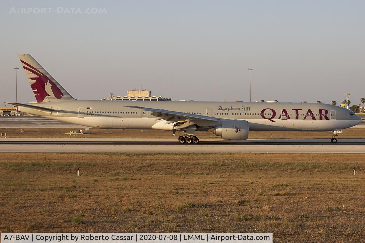 A7-BAV, 2014 Boeing 777-3DZ/ER C/N 41740, Runway 13