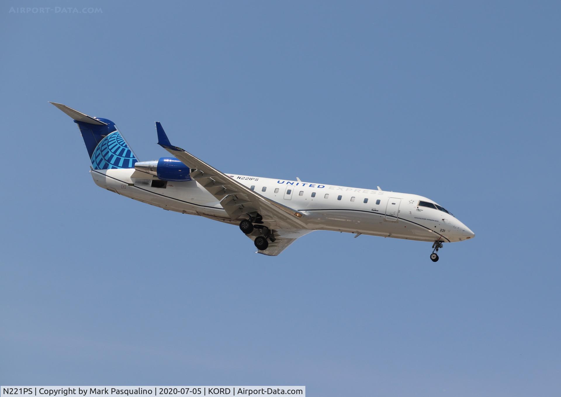 N221PS, 2004 Bombardier CRJ-200LR (CL-600-2B19) C/N 7889, CL-600-2B19