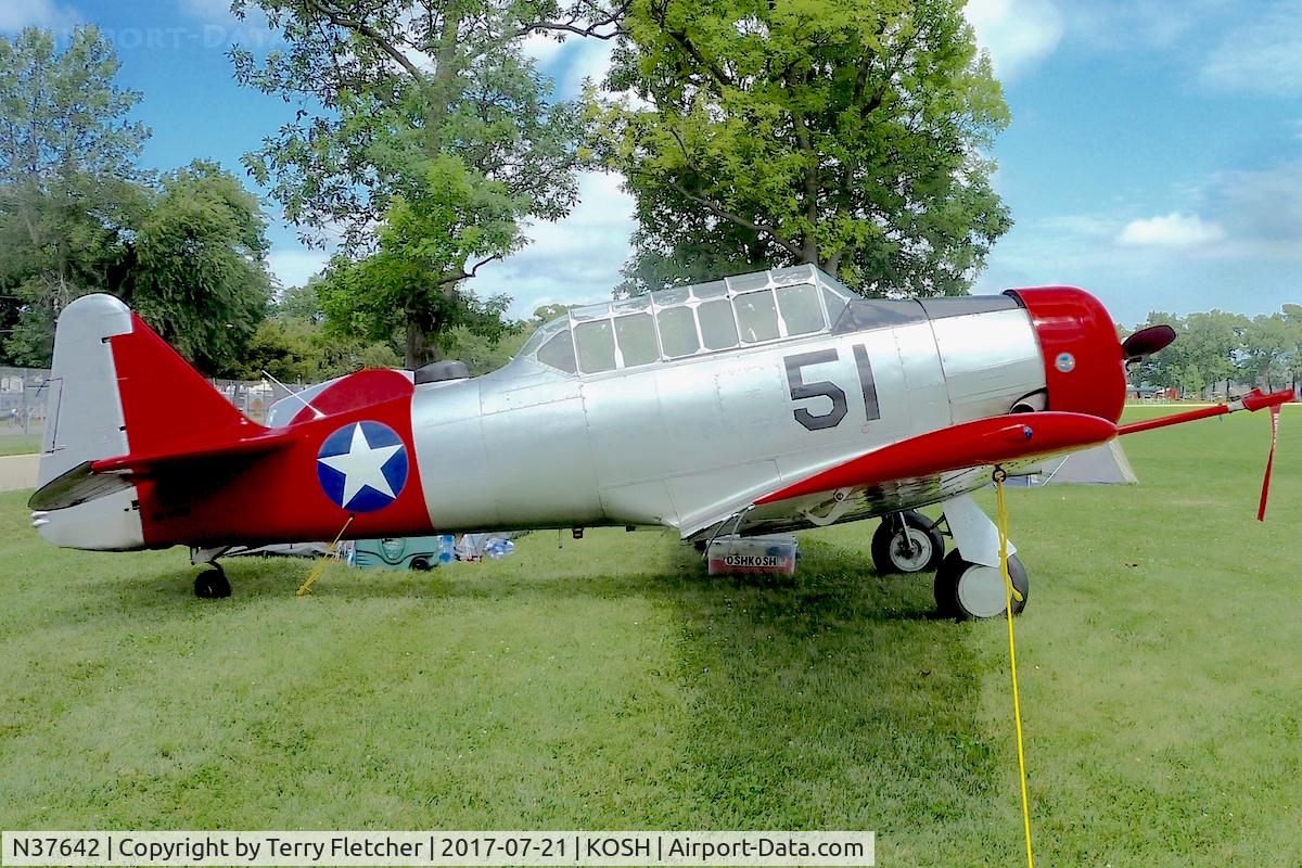 N37642, North American AT-6C Harvard IIA C/N 88-10560, At Oshkosh