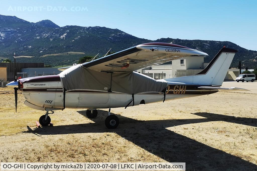 OO-GHI, Cessna T210N Turbo Centurion C/N 21063966, Parked