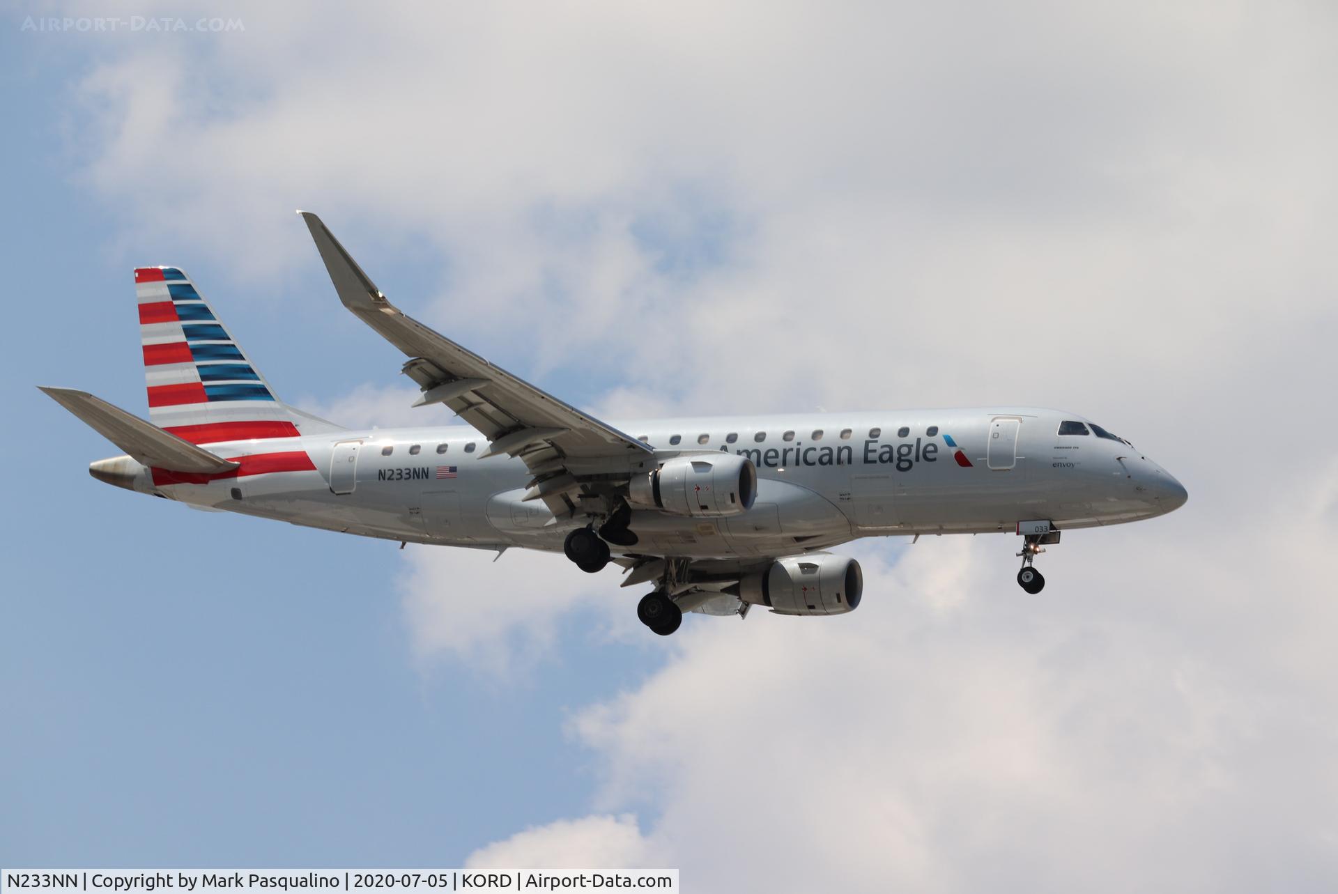 N233NN, 2016 Embraer 175LR (ERJ-170-200LR) C/N 17000561, ERJ-170-200LR