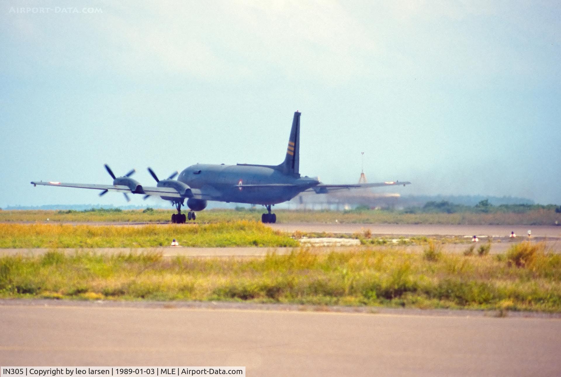 IN305, Ilyushin Il-38SD C/N 080010609, Male Maldive 13.1.1989