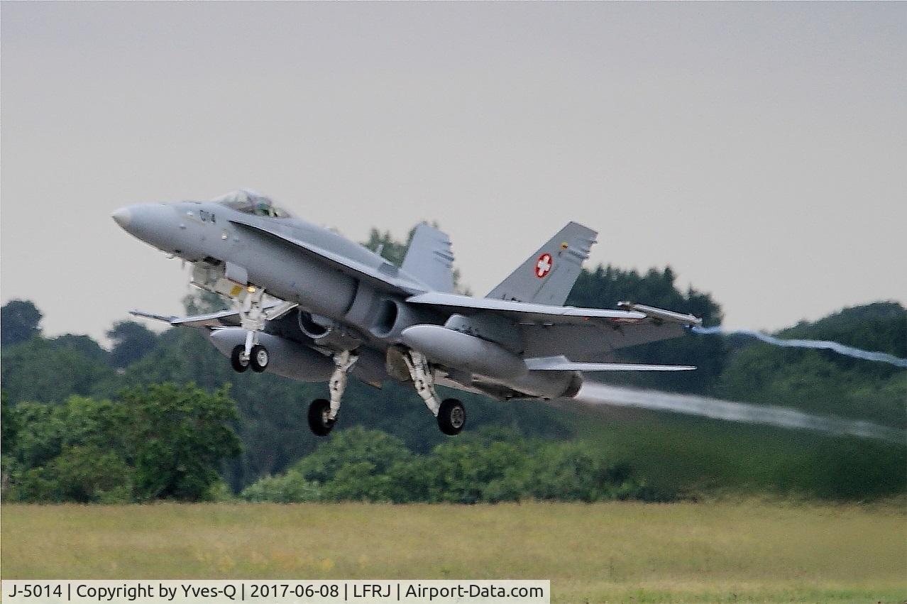 J-5014, McDonnell Douglas F/A-18C Hornet C/N 1359, Swiss Air Force McDonnell Douglas FA-18C Hornet, Take off rwy 26, Landivisiau Naval Air Base (LFRJ) Tiger Meet 2017