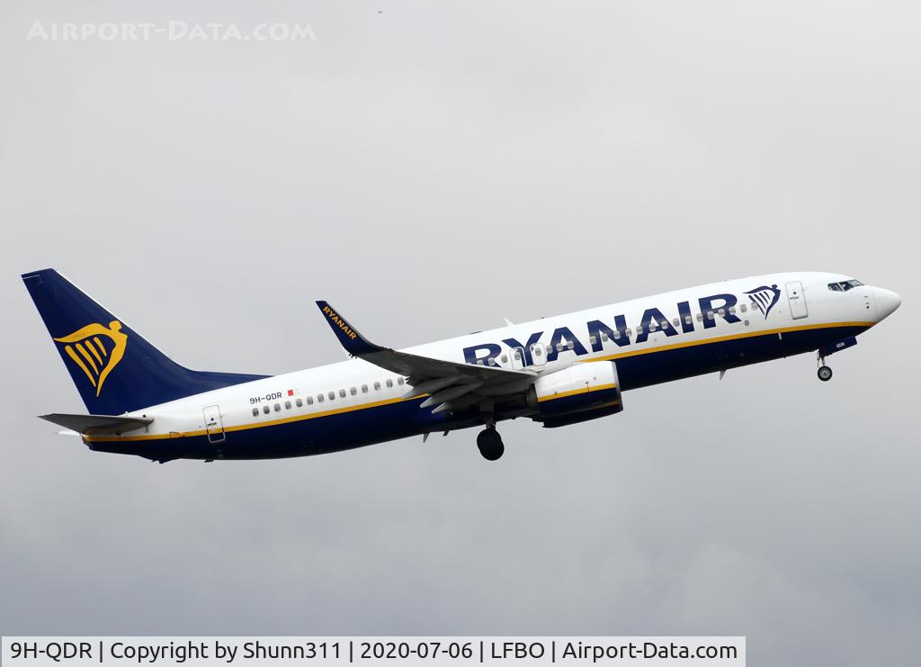 9H-QDR, 2016 Boeing 737-8AS C/N 44767, Taking off from rwy 32L