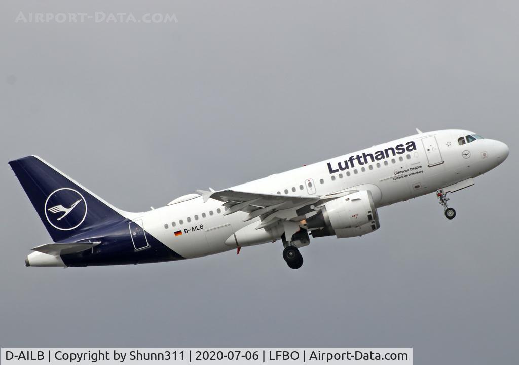 D-AILB, 1996 Airbus A319-114 C/N 610, Taking off from rwy 32L... new c/s