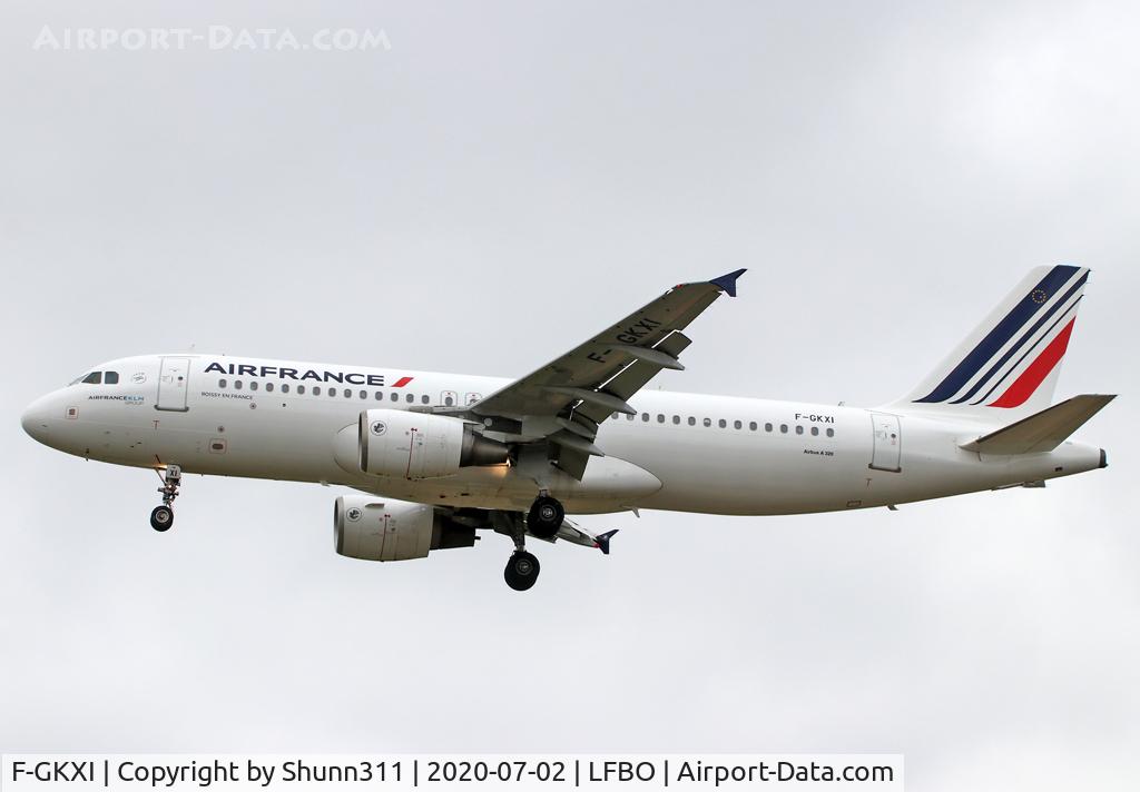 F-GKXI, 2003 Airbus A320-214 C/N 1949, Landing rwy 32L without 'Paris 2024' logojet.... Back from Joon c/s