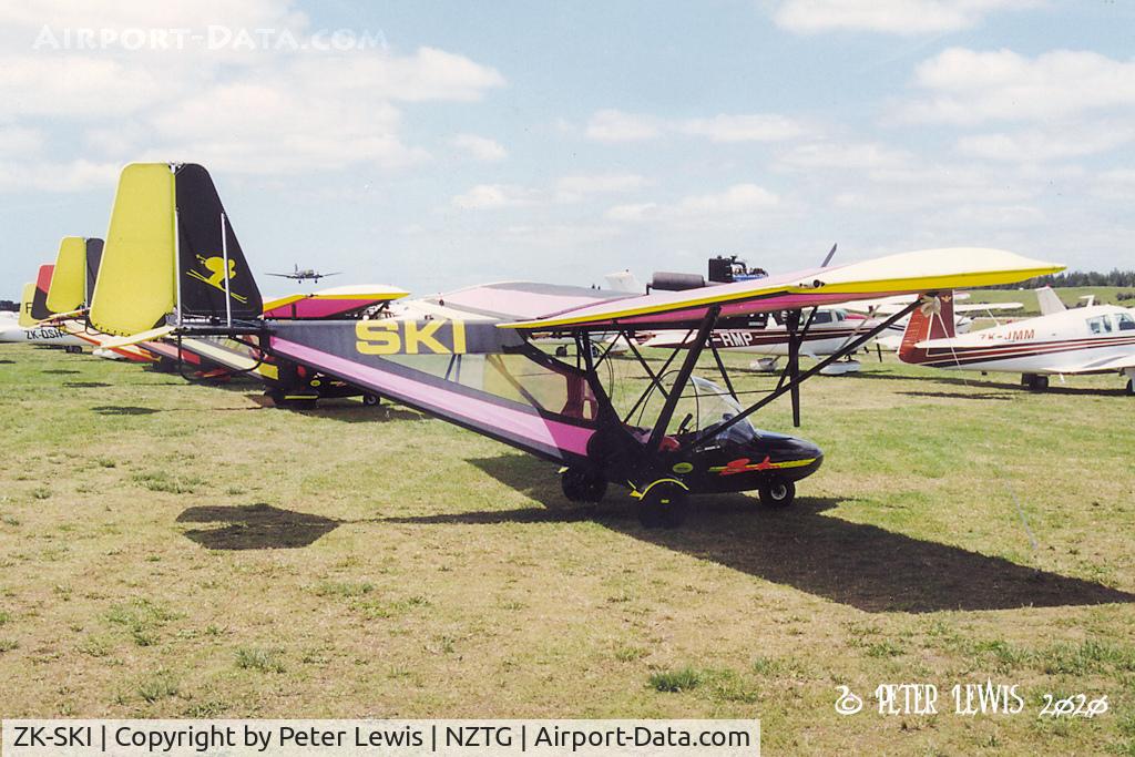 ZK-SKI, Micro Aviation B22 Bantam C/N 0120, A J J Meier, Cambridge - 2004