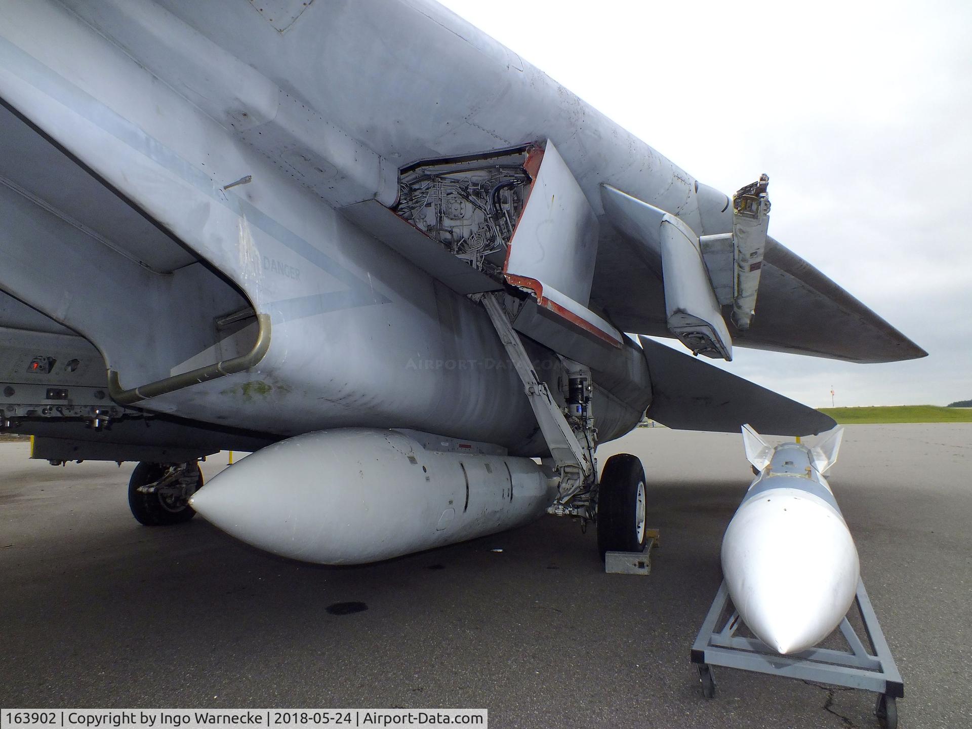 163902, Grumman F-14D Tomcat C/N 612/D-17, Grumman F-14D Tomcat at the Hickory Aviation Museum, Hickory NC