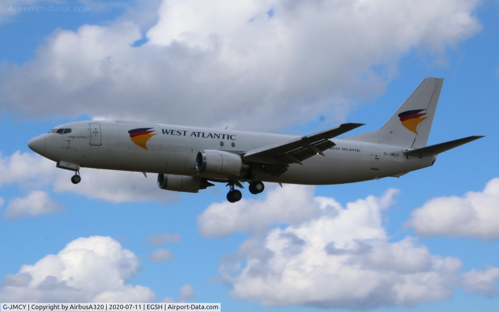G-JMCY, 1994 Boeing 737-4Q8 C/N 25114, Arriving at NWI