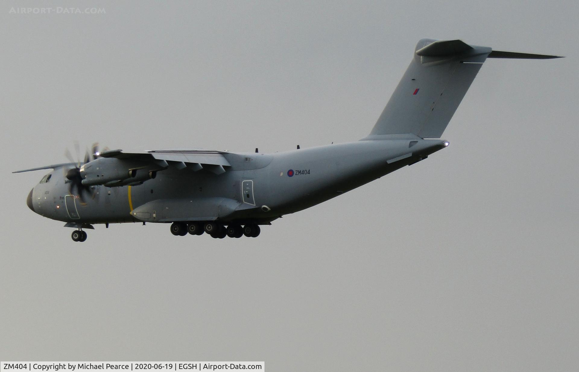 ZM404, 2015 Airbus A400M-180 Atlas C.1 C/N 021, Performing an ILS approach of RWY 27.