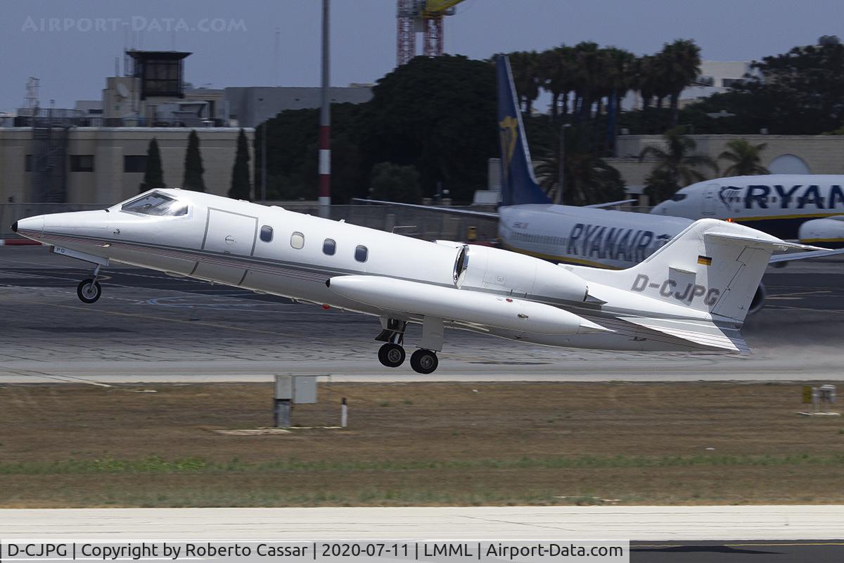 D-CJPG, 1977 Learjet 35A C/N 108, Runway 31