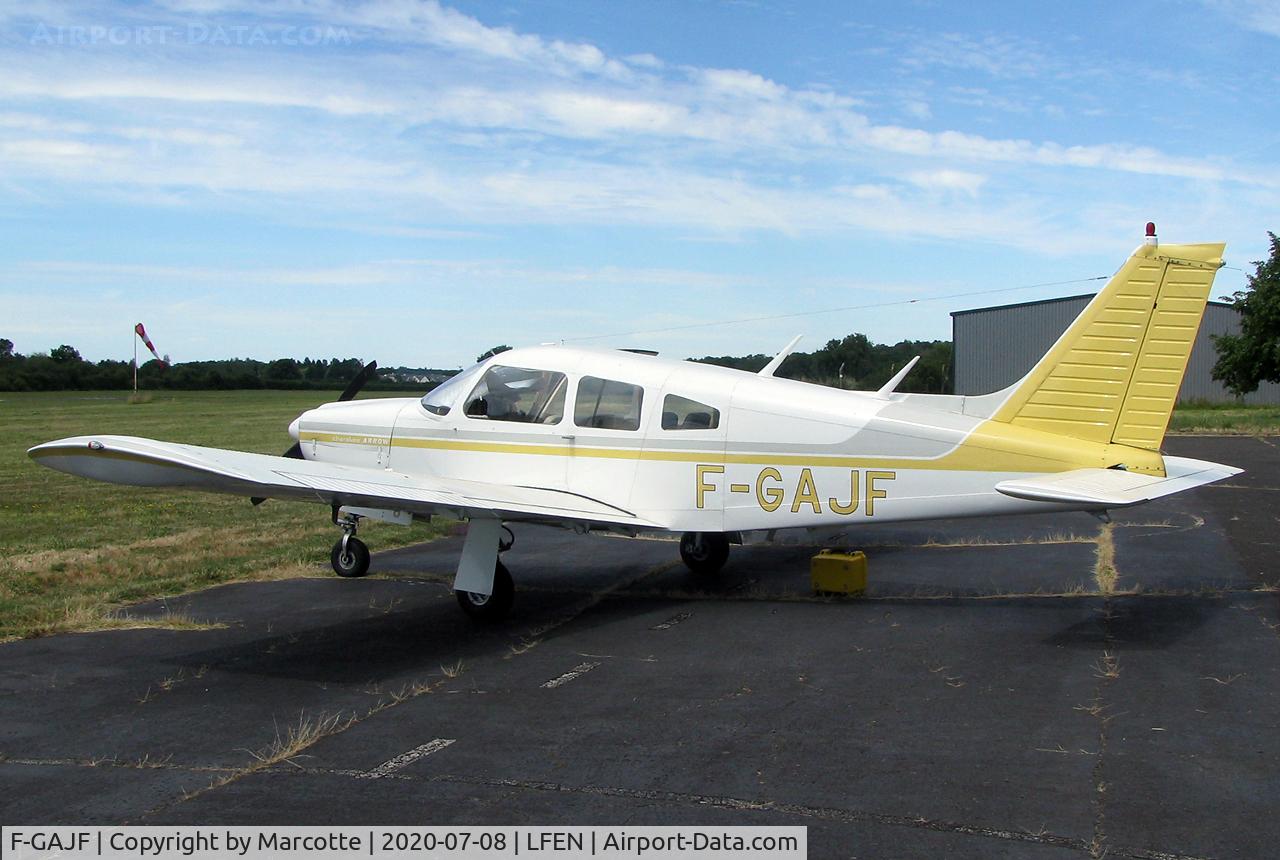 F-GAJF, Piper PA-28R-200 Cherokee Arrow C/N 28R-7635357, On stopover.