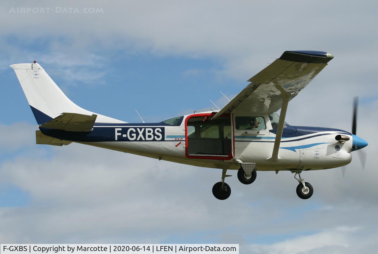 F-GXBS, 1977 Cessna U206G Stationair C/N U206-04181, Short final runway 22.