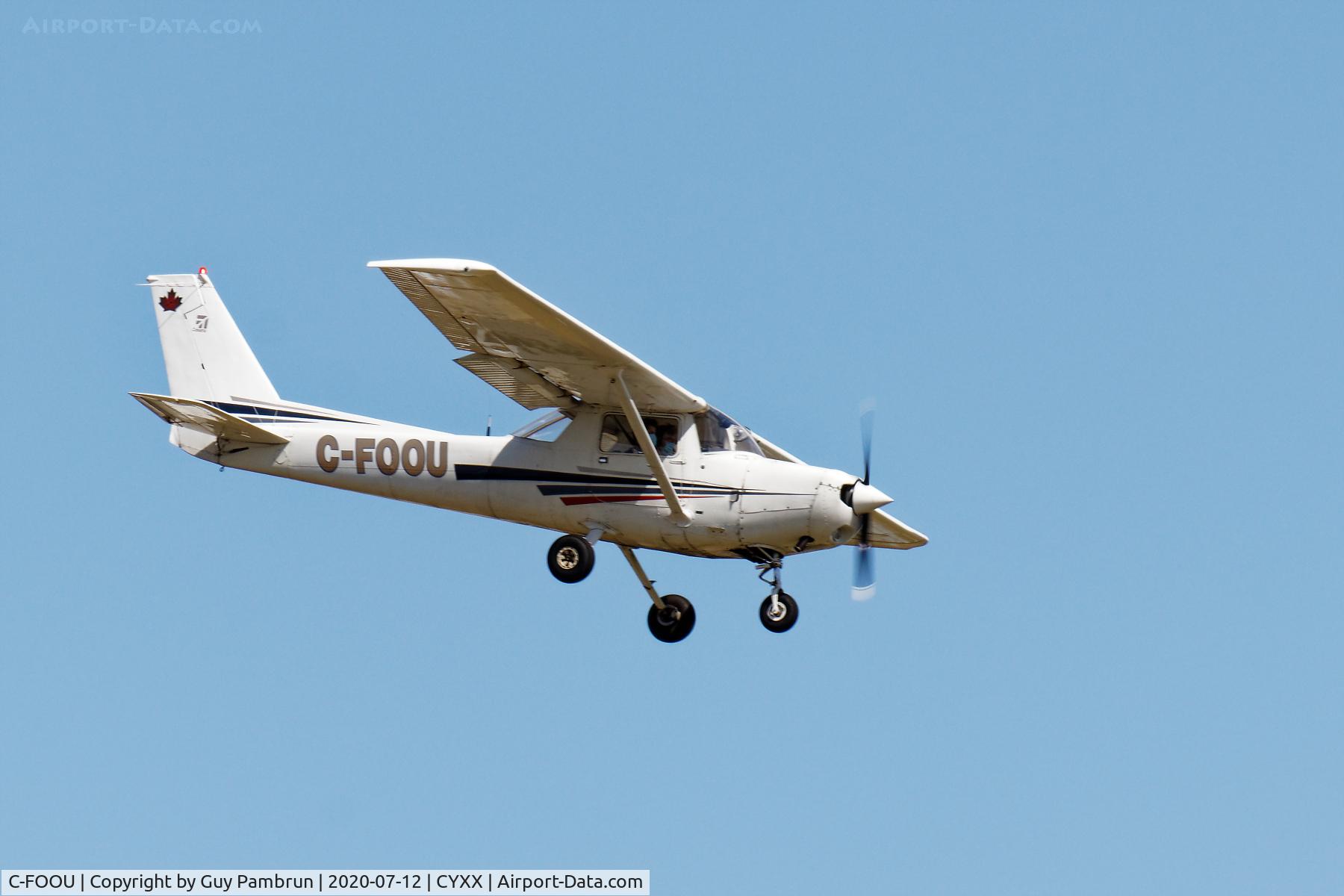C-FOOU, 1978 Cessna 152 C/N 15282352, Landing on 19