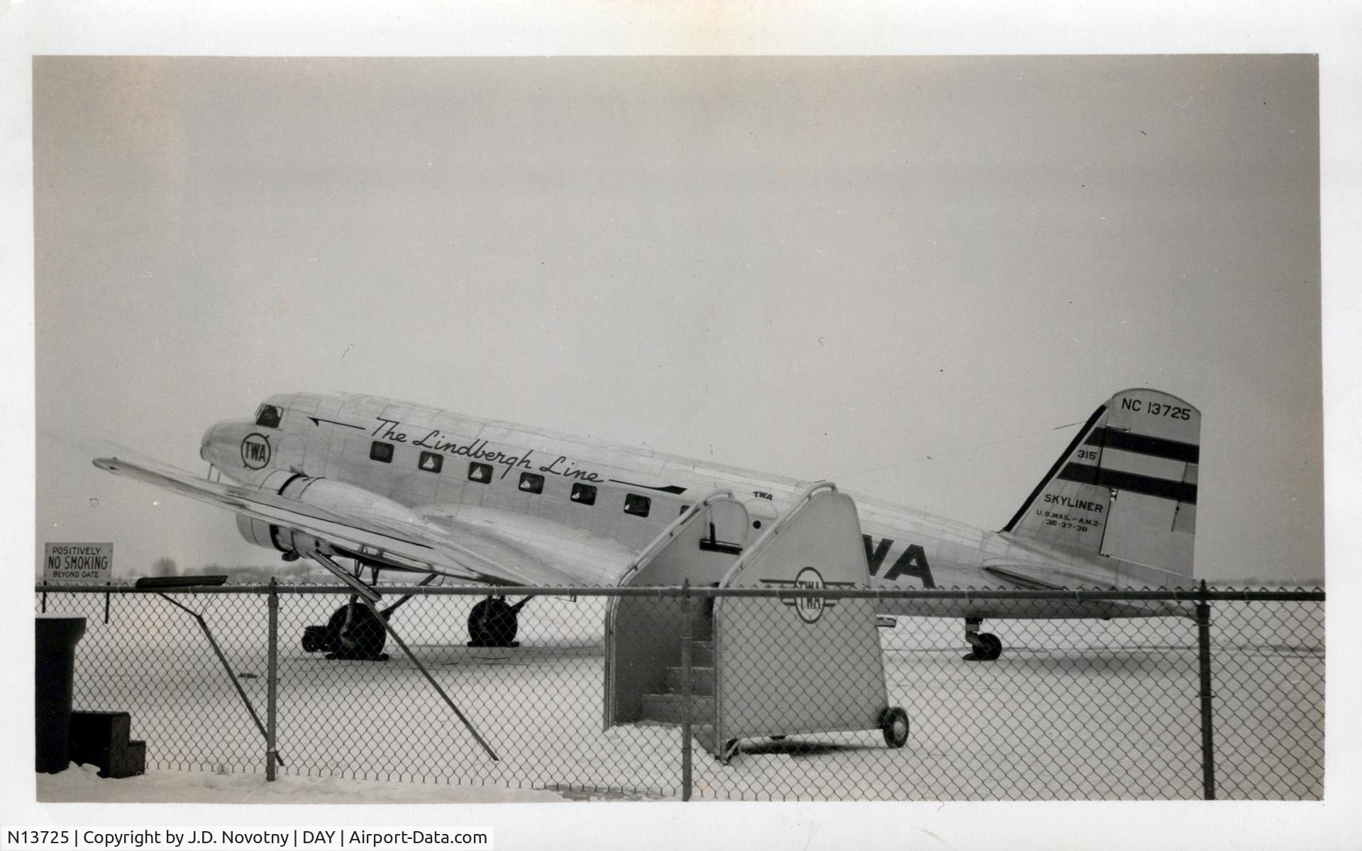NC13725, Douglas DC-2-112 C/N 1251, DC-2 aircraft with TWA logo emblazoned 