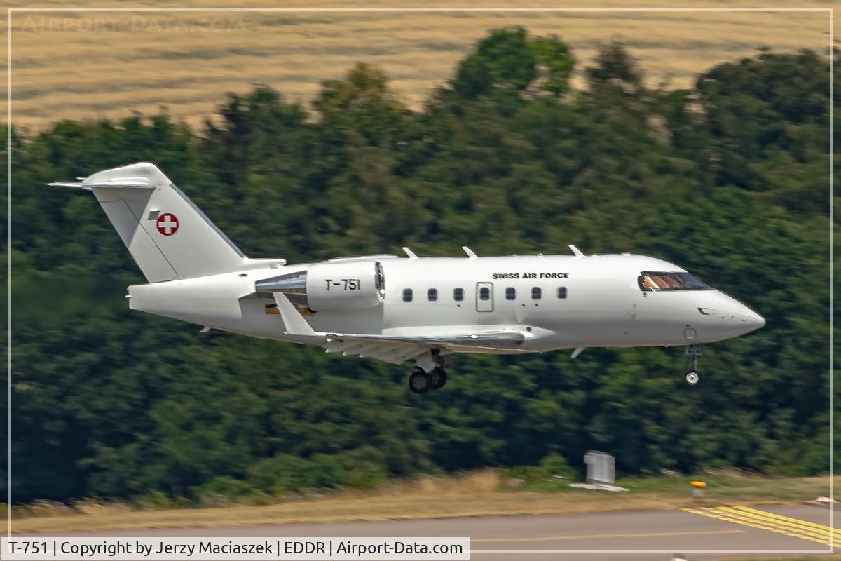 T-751, 2002 Bombardier Challenger 604 (CL-600-2B16) C/N 5530, 2002 Bombardier Challenger 604 (CL-600-2B16), c/n: 5530