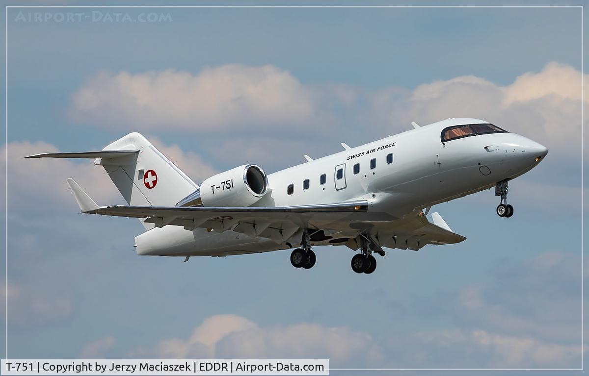 T-751, 2002 Bombardier Challenger 604 (CL-600-2B16) C/N 5530, 2002 Bombardier Challenger 604 (CL-600-2B16), c/n: 5530