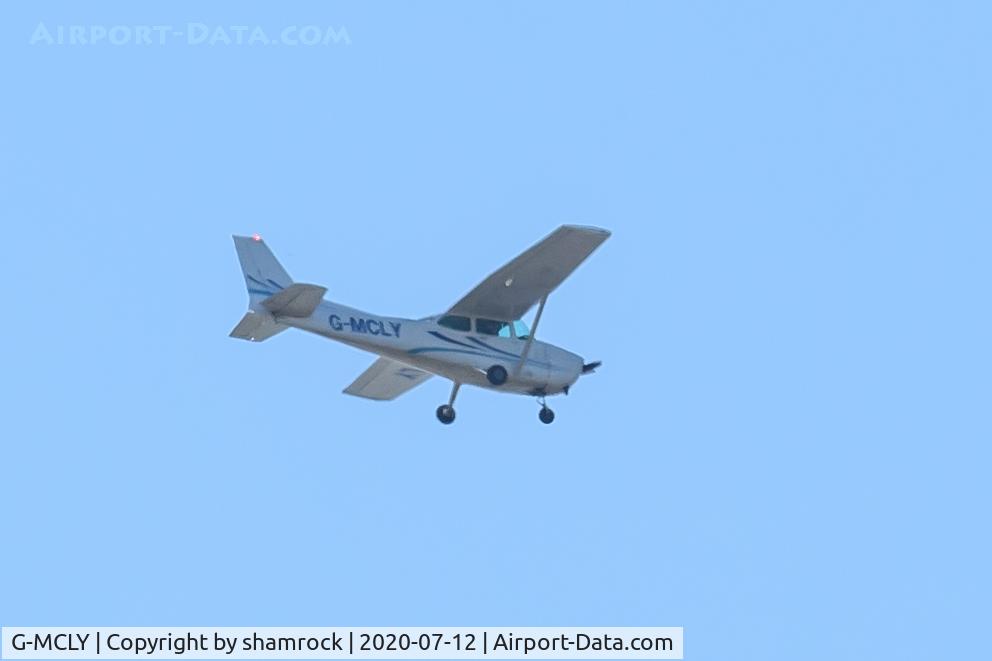 G-MCLY, 1982 Cessna 172P C/N 172-75597, Over Hunstanton, Norfolk, England.
